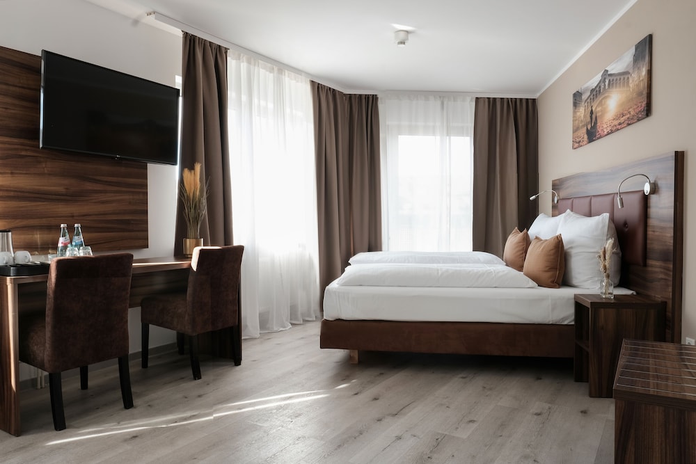 Deluxe Twin Room - Photo 10
