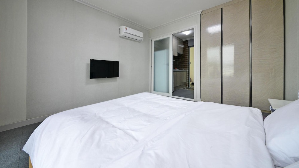 Basic Room, 1 Bedroom (204) - Photo 3
