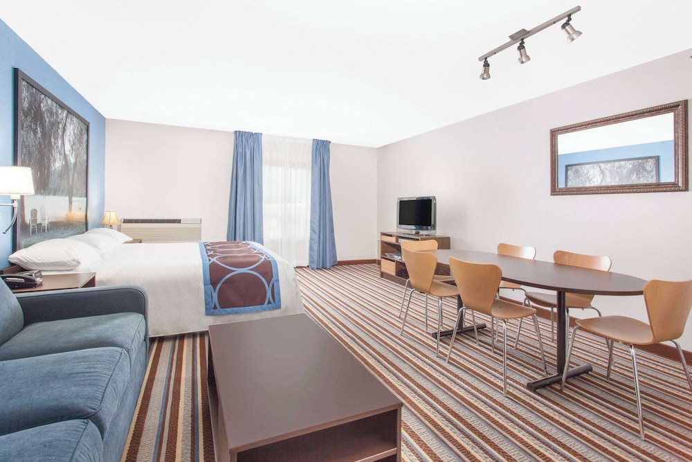 Business Room, 1 King Bed - Photo 1