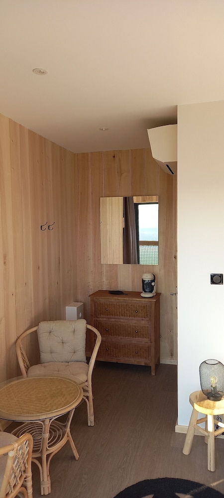 Deluxe Twin Room photo 3