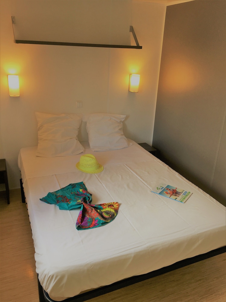 Classic Mobile Home, 2 Bedrooms photo 1