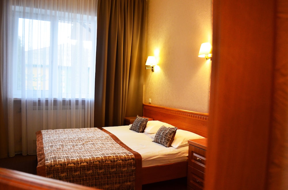Standard Room, 1 King Bed photo 1