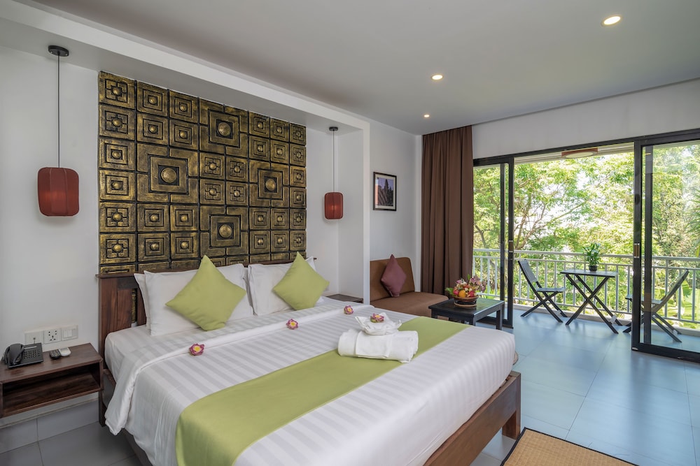 Deluxe double balcony with pool view