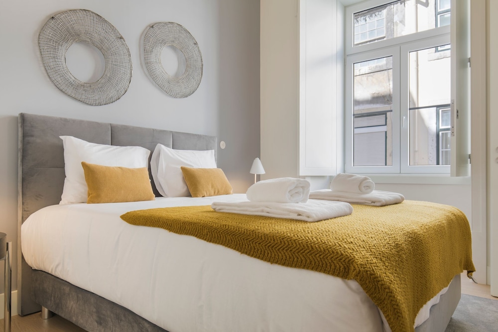 City Apartment, Multiple Beds, Kitchen, City View photo 1