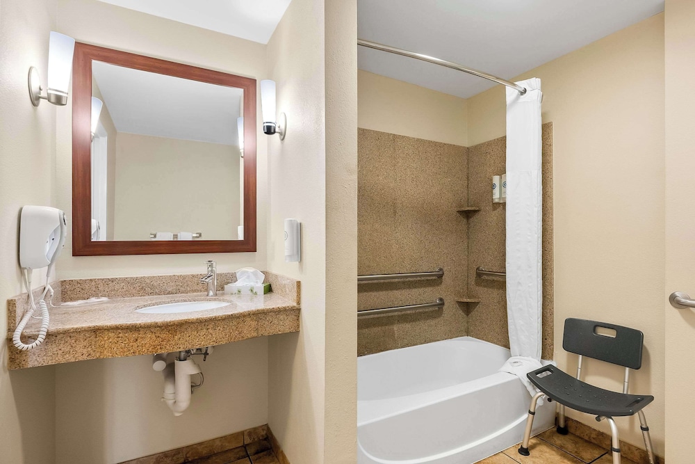 Suite, Multiple Beds, Accessible, Non Smoking - Photo 2