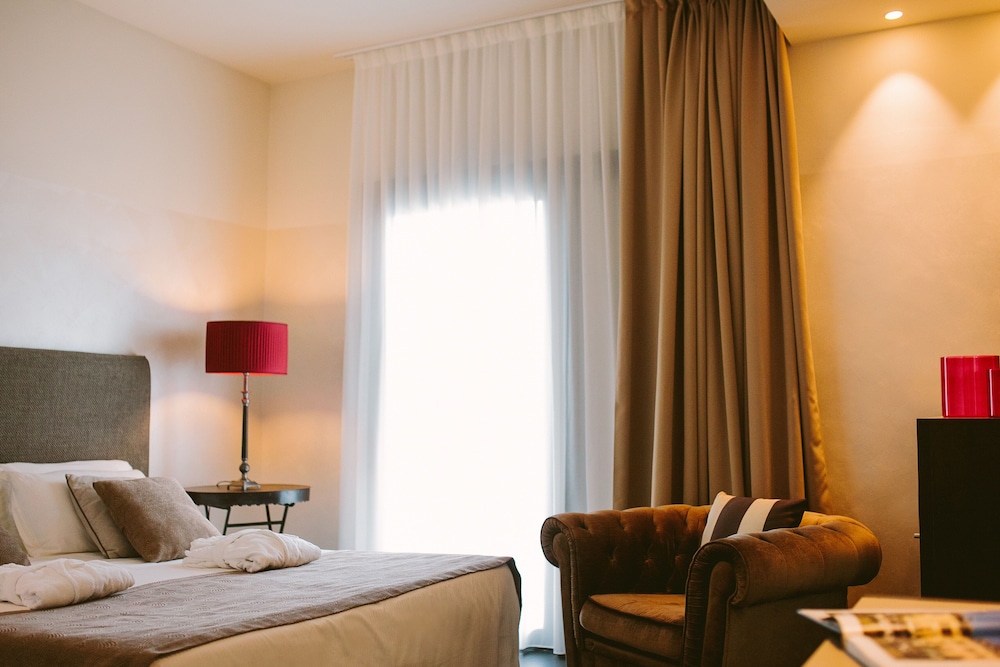 Superior Double Room, Balcony - Photo 11