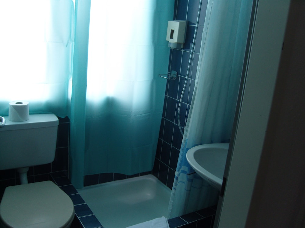 Basic Double or Twin Room, 1 Bedroom, Mountain View, Mountainside photo 2