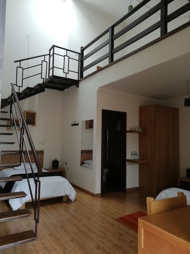 Family Room, Multiple Beds, Non Smoking, Garden View (5 People) photo 2