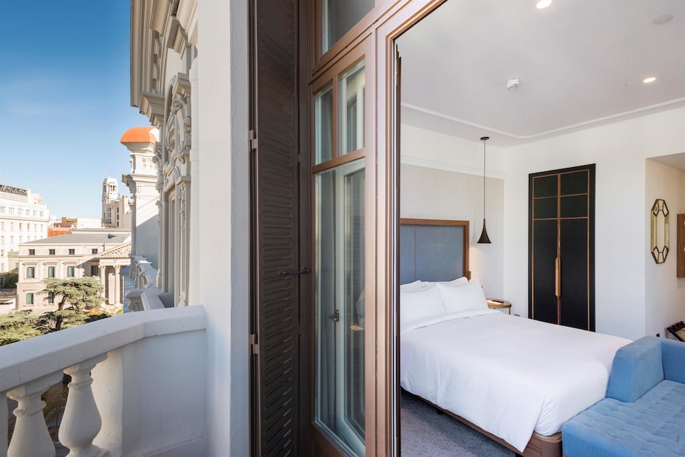 Superior Room, 1 King Bed, Terrace