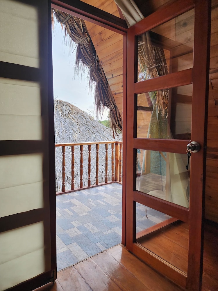 Luxury Cabin, 1 Bedroom, Air conditioning, Partial Ocean View photo 3