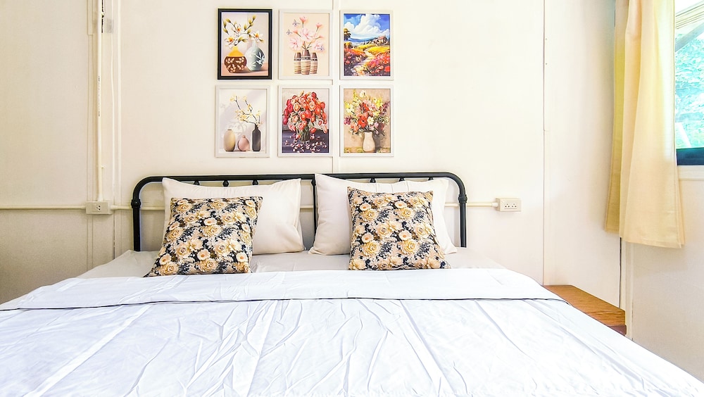 Deluxe Room, Balcony, Garden View