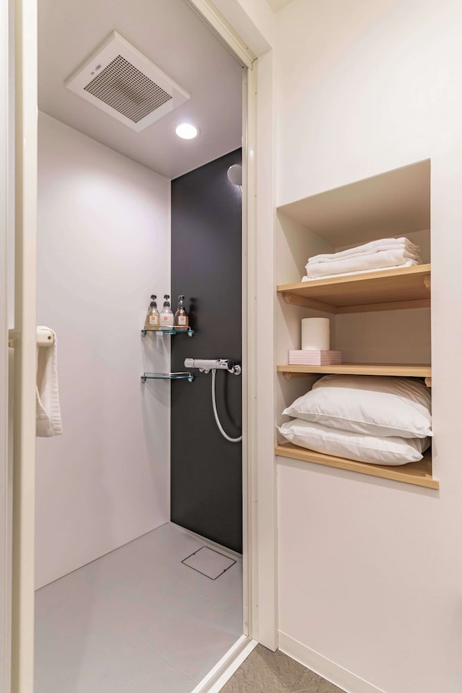 Luxury Twin Room, 2 Double Beds, Non Smoking photo 3