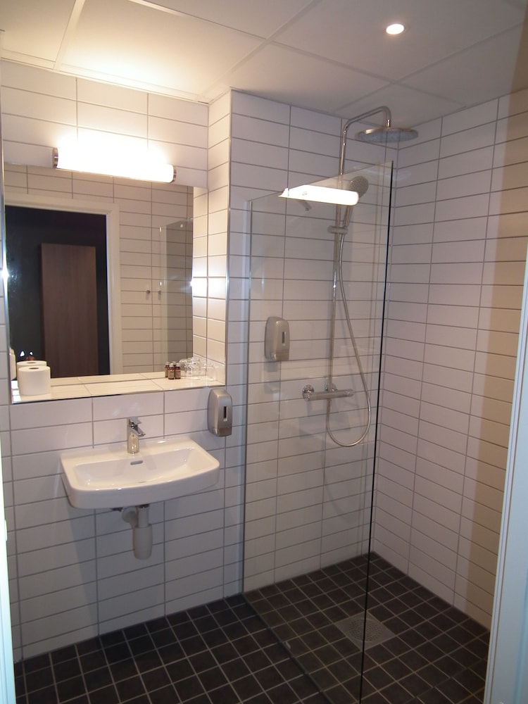 Standard Double or Twin Room - Photo 4