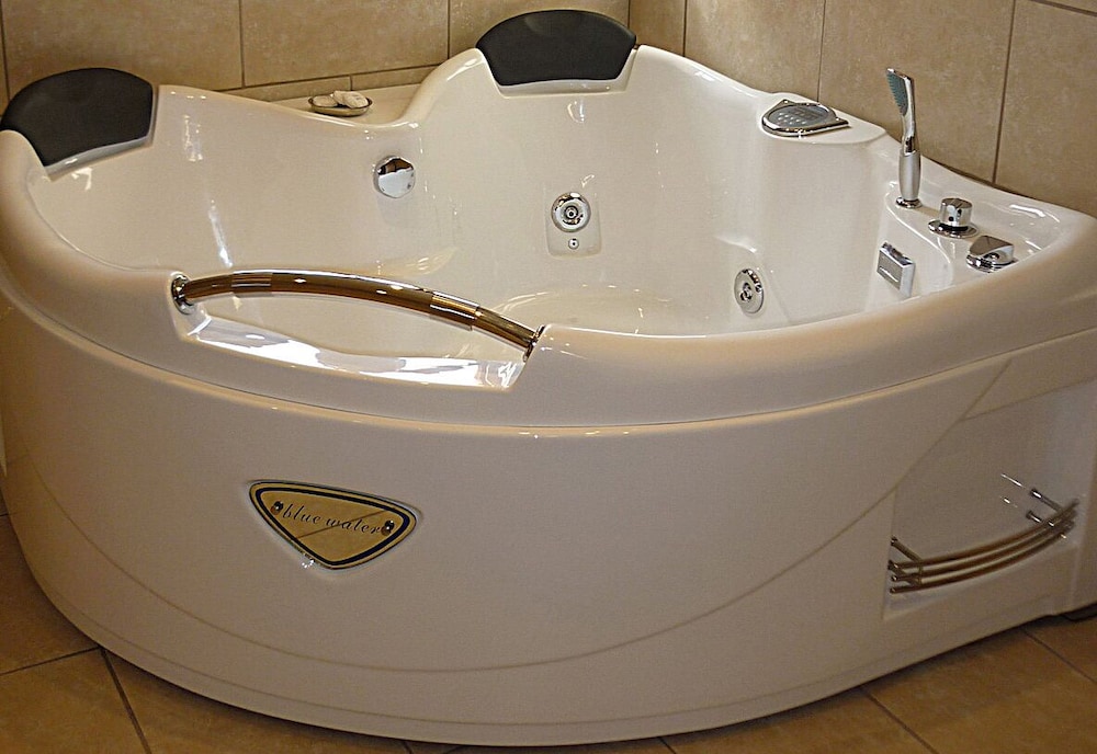 Double Room, Jetted Tub, Annex Building photo 2