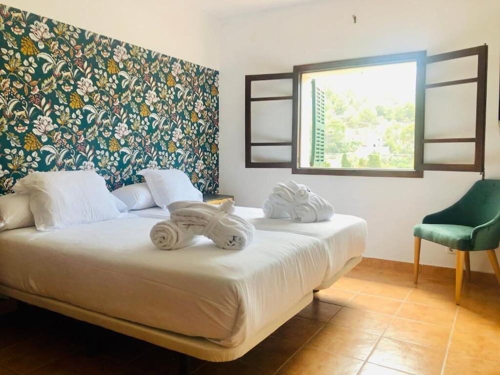 Standard Double Room, Shared Bathroom photo 2