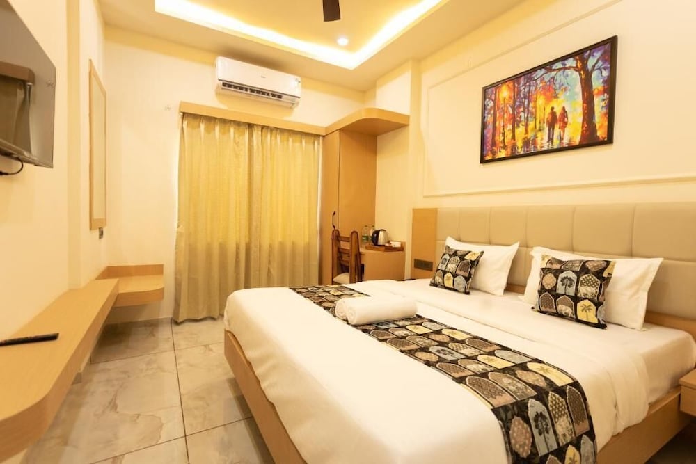 Deluxe Double Room, City View
