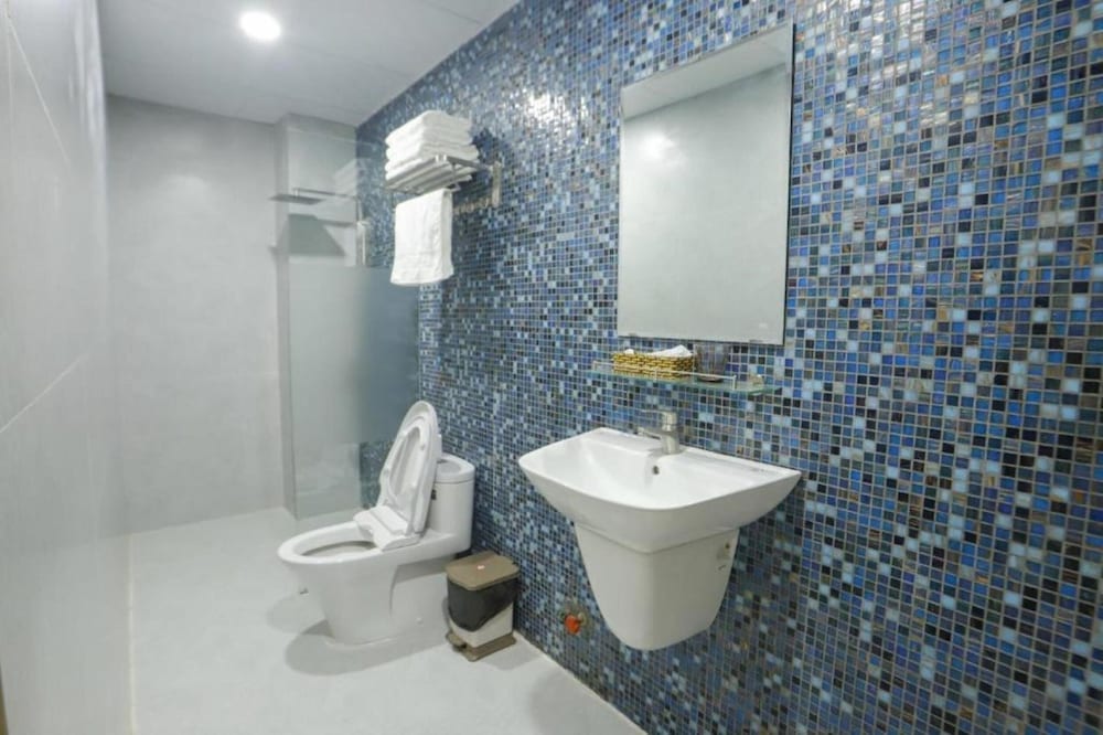 Family Room - Photo 12