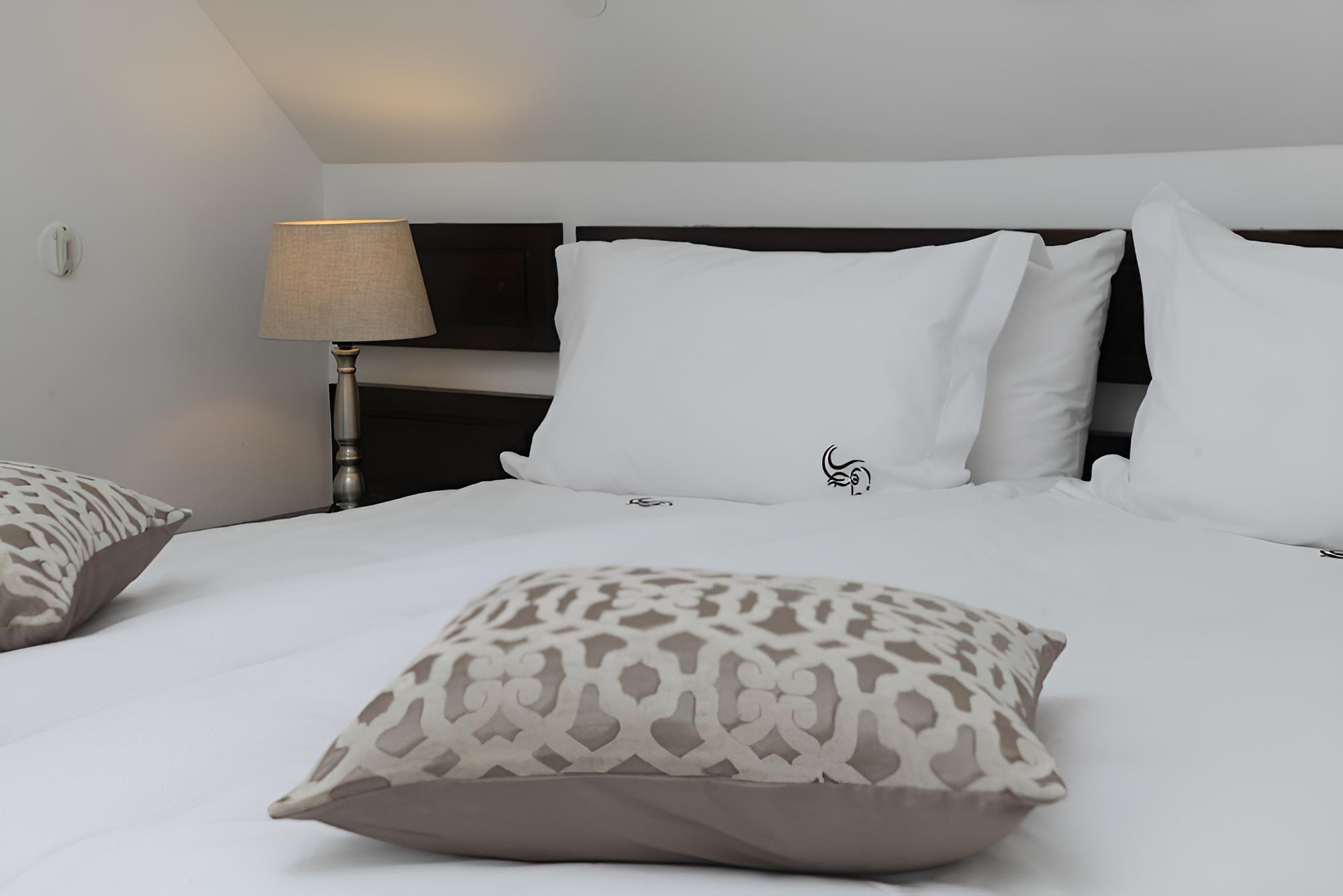 Mountain view room photo 3