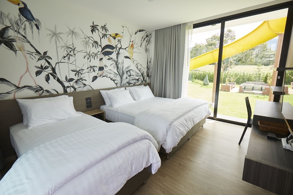 Villa 1 photo 2