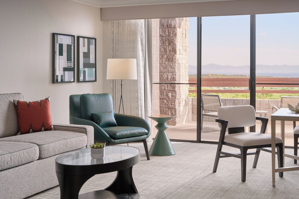 Suite, 1 King Bed, Hearing Accessible (Saguaro) - Photo 4