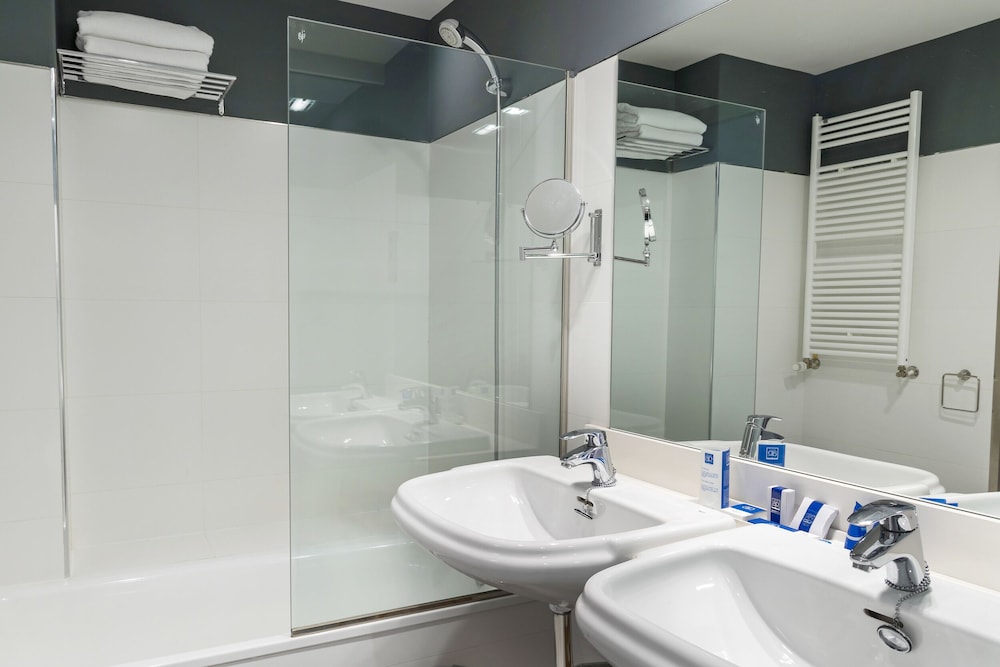 Superior Triple Room photo 3