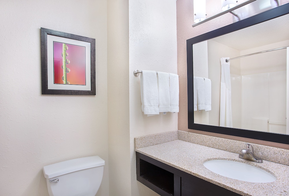 Suite, Multiple Beds - Photo 2