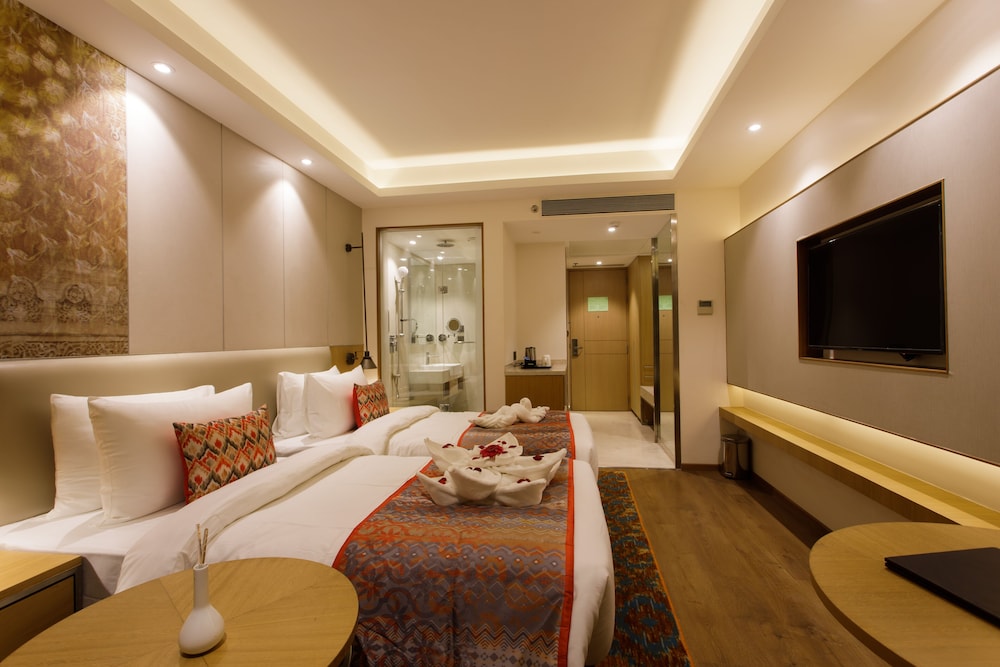 Grand Room, Twin Bed - Photo 1