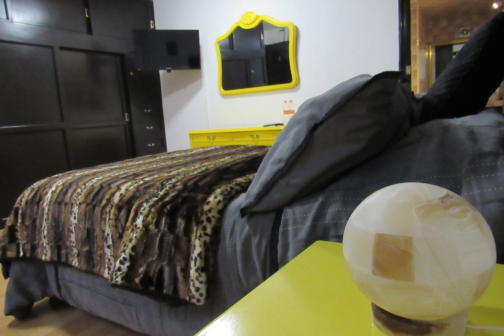 Comfort Room, 1 Double Bed (Chocolate Room ) photo 3