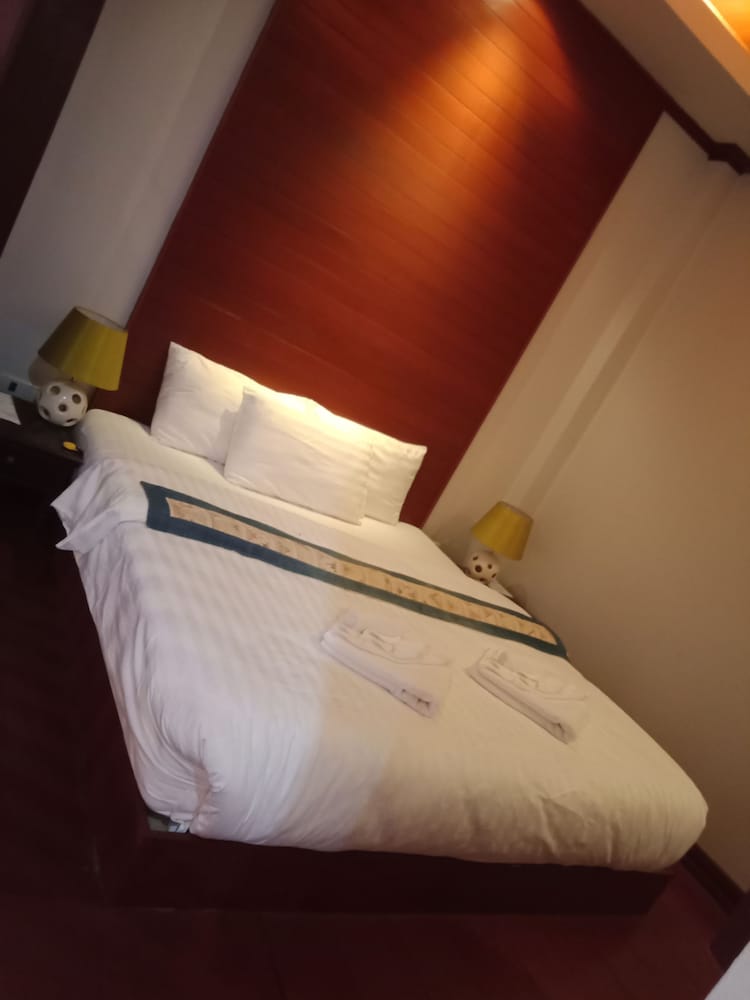 Business Double Room Single Use, 1 Bedroom, Refrigerator, City View photo 2
