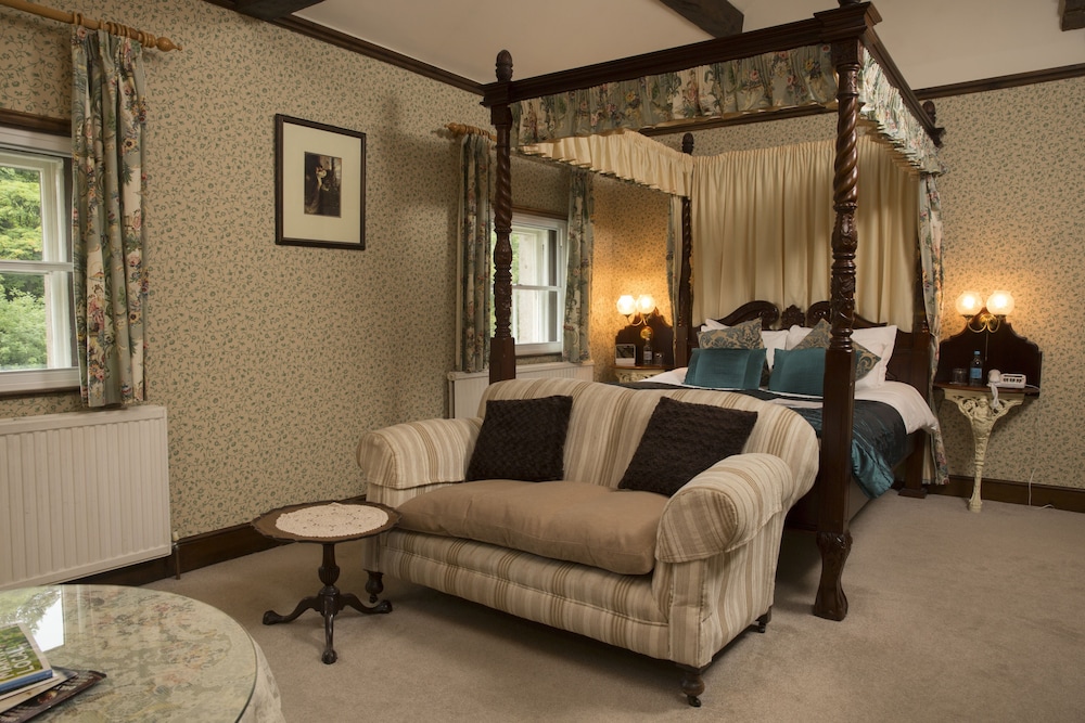 Deluxe Double Room (With Bath and River View)