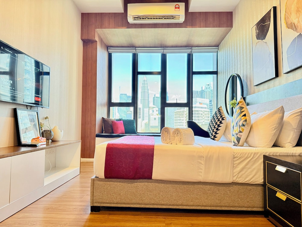 Deluxe Studio, City View