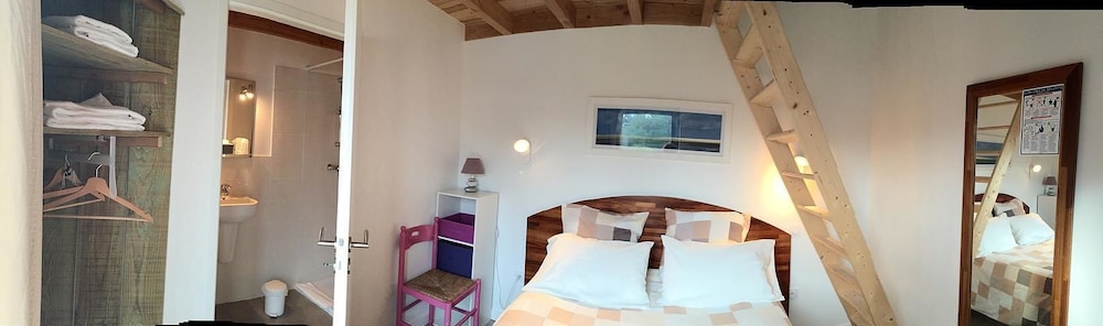 Family Quadruple Room photo 2