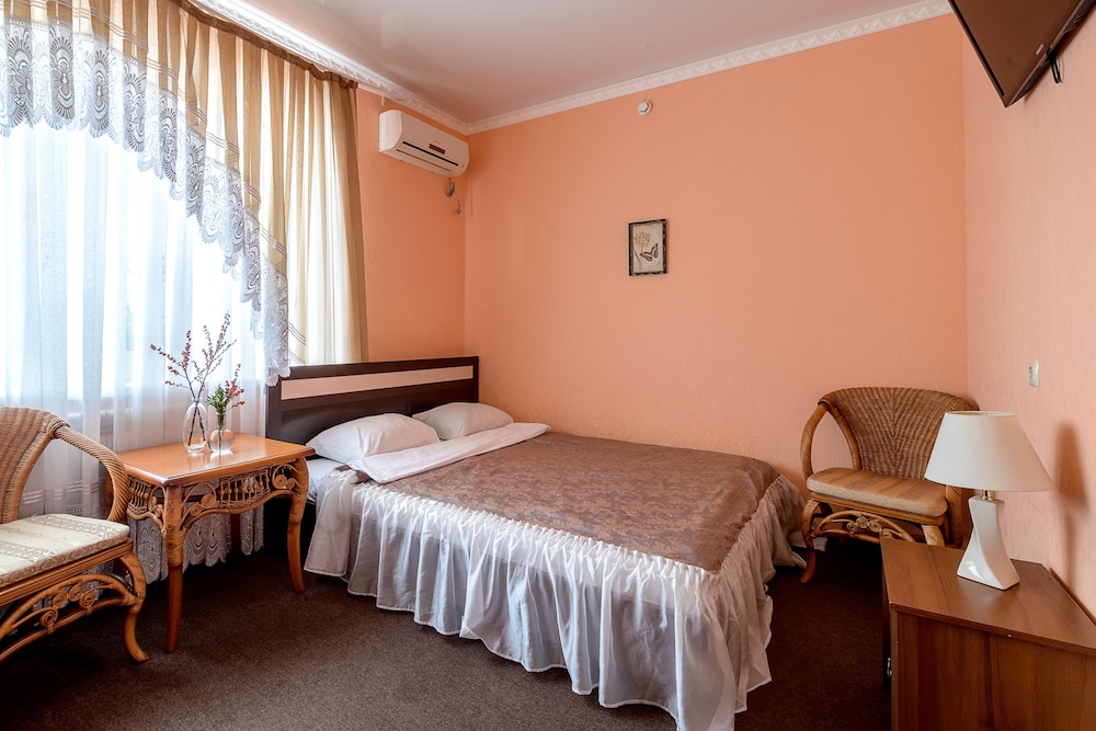 Comfort Triple Room