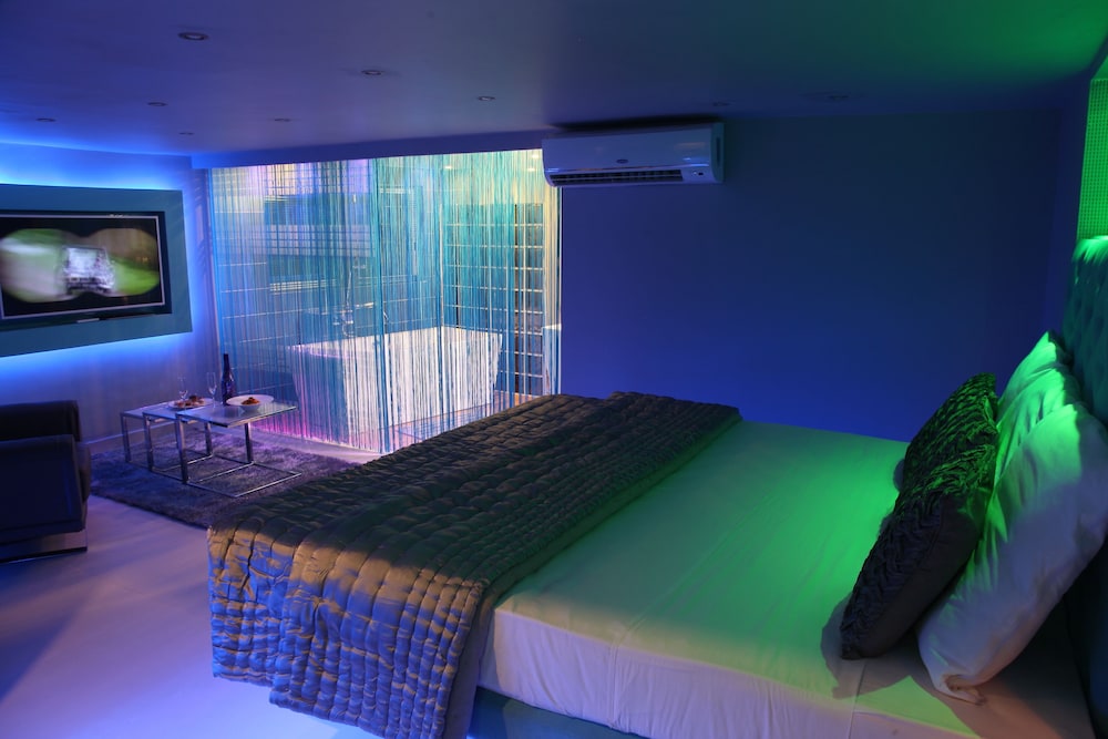 Suite (Levitation) photo 3