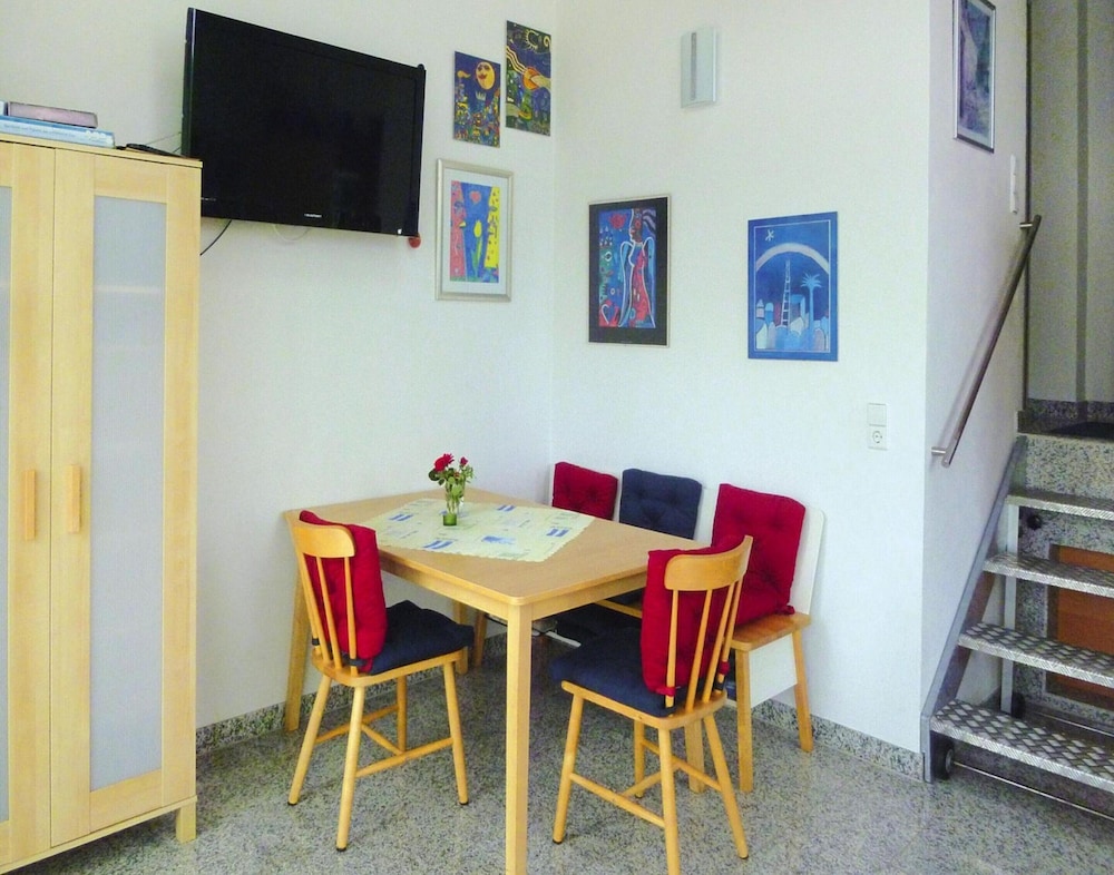 Apartment photo 2