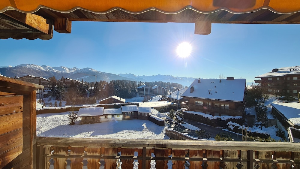 Classic Double Room, Balcony, Mountain View (South) photo 3