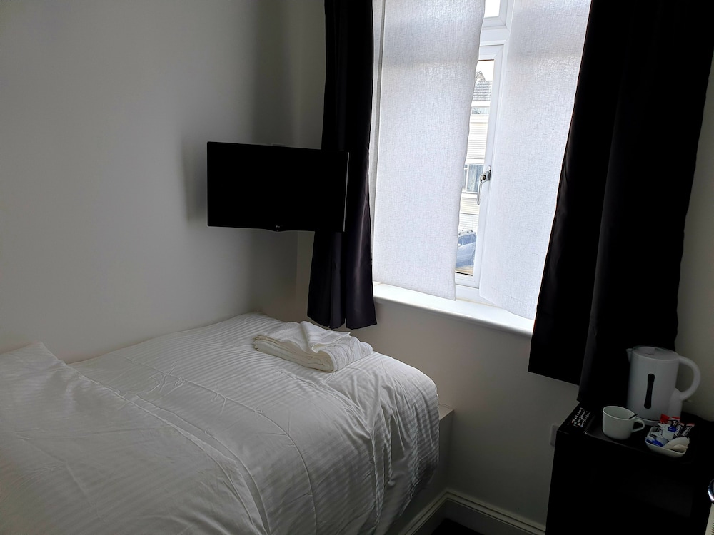 Basic Single Room photo 3