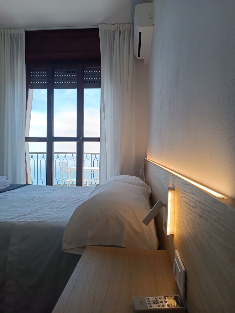 Comfort Double Room, 1 Queen Bed, Balcony, Sea View photo 1