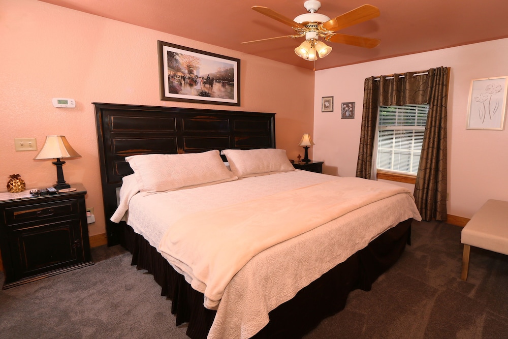 Cabin, 1 Bedroom, Bathtub (Pine Needles Cabin (#6))