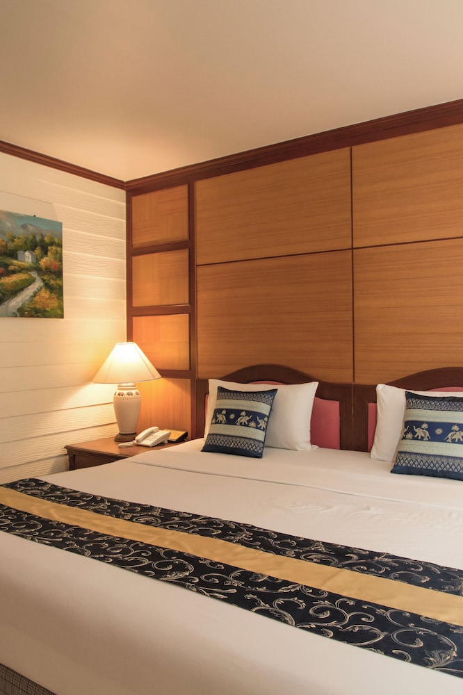 Deluxe Double Room, Pool View - Photo 1