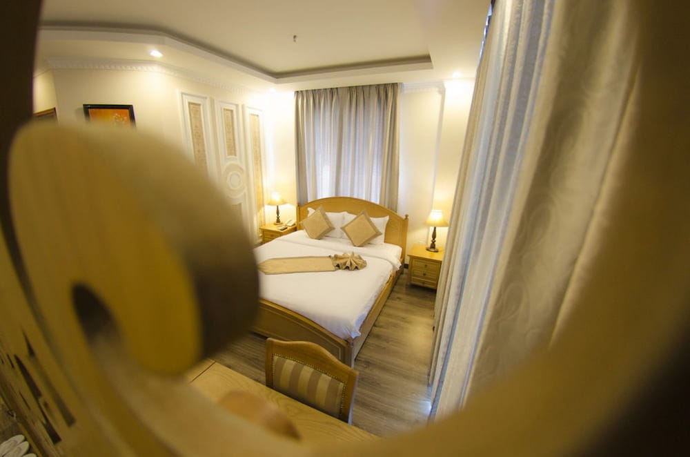 Executive Room photo 2