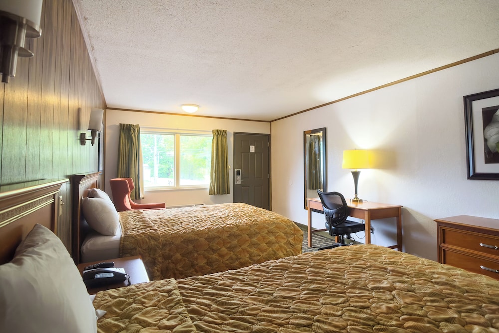 Room, 2 Queen Beds, Pool View - Photo 3
