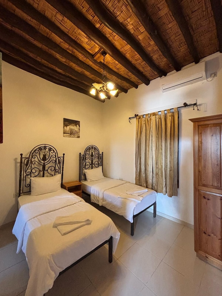 Family House, 2 Bedrooms, Vision Accessible, Private Bathroom photo 2