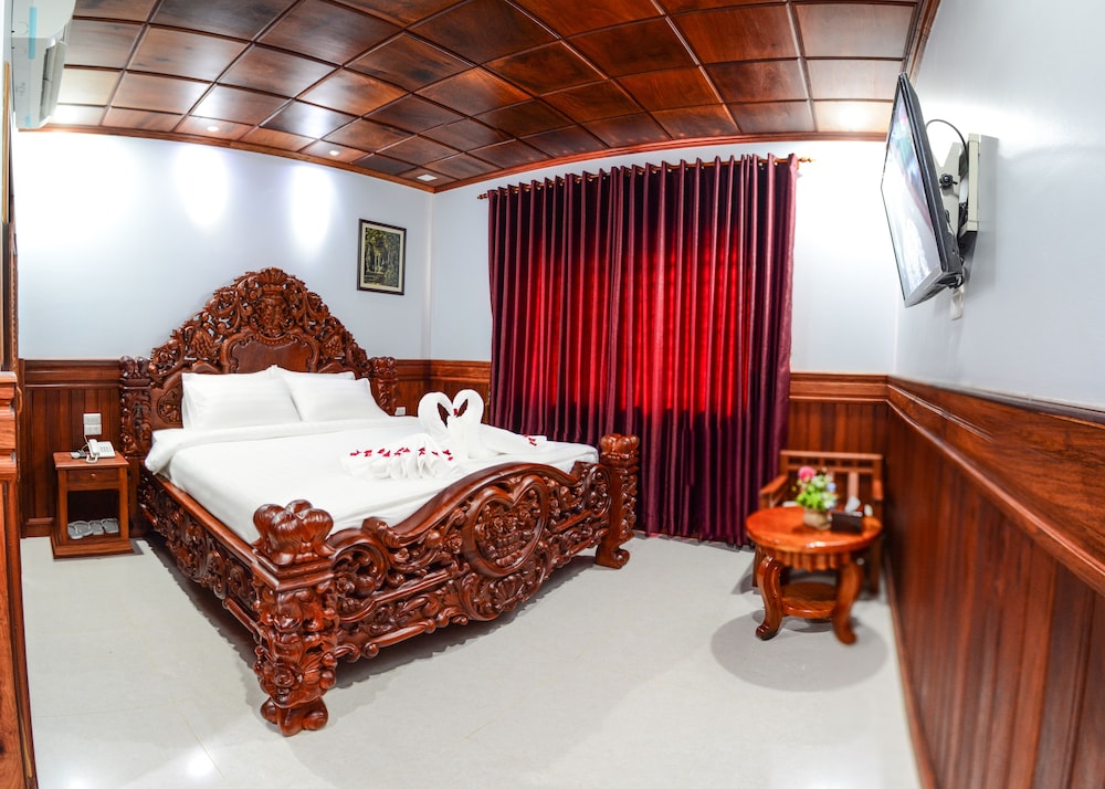 Superior King Suite photo 1