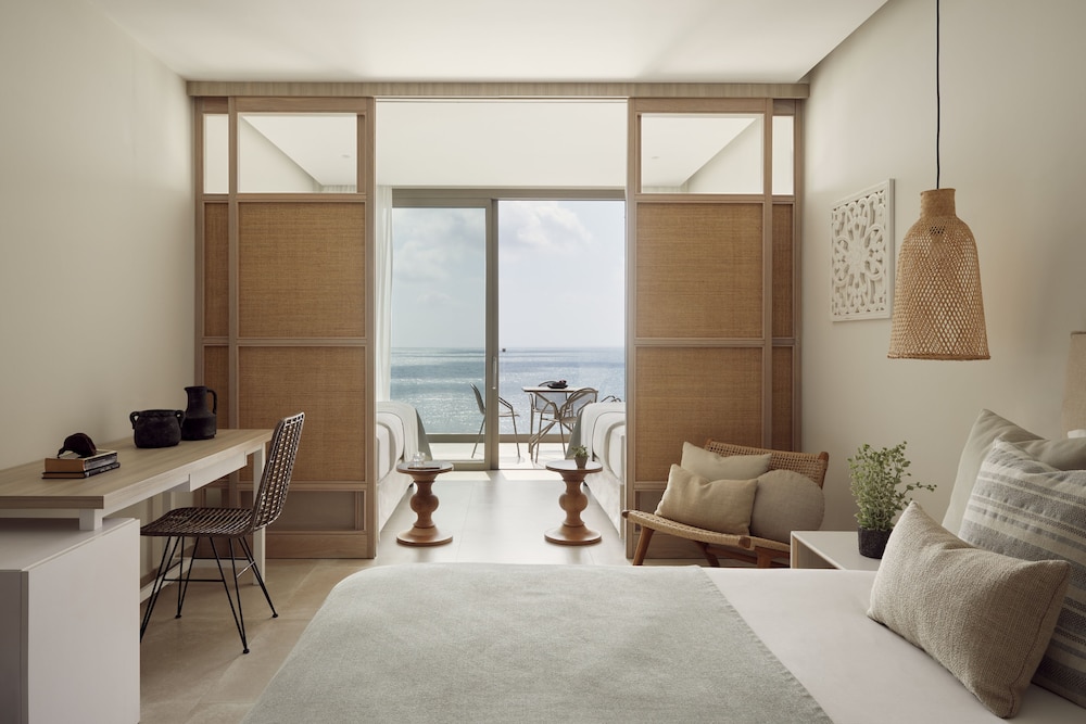 Family Room Sliding Door Sea View - Photo 5