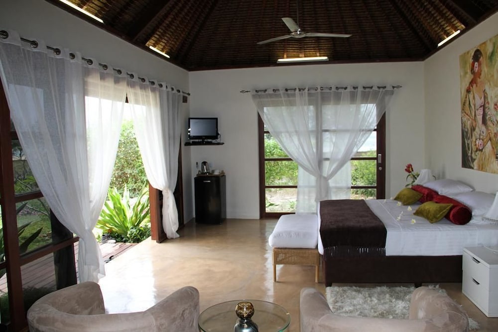 Double Room, 1 King Bed, Non Smoking photo 3