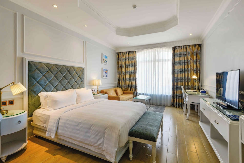 Deluxe Double Room, Garden View