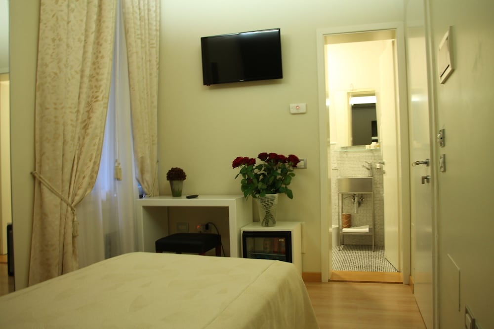 Single Room photo 3