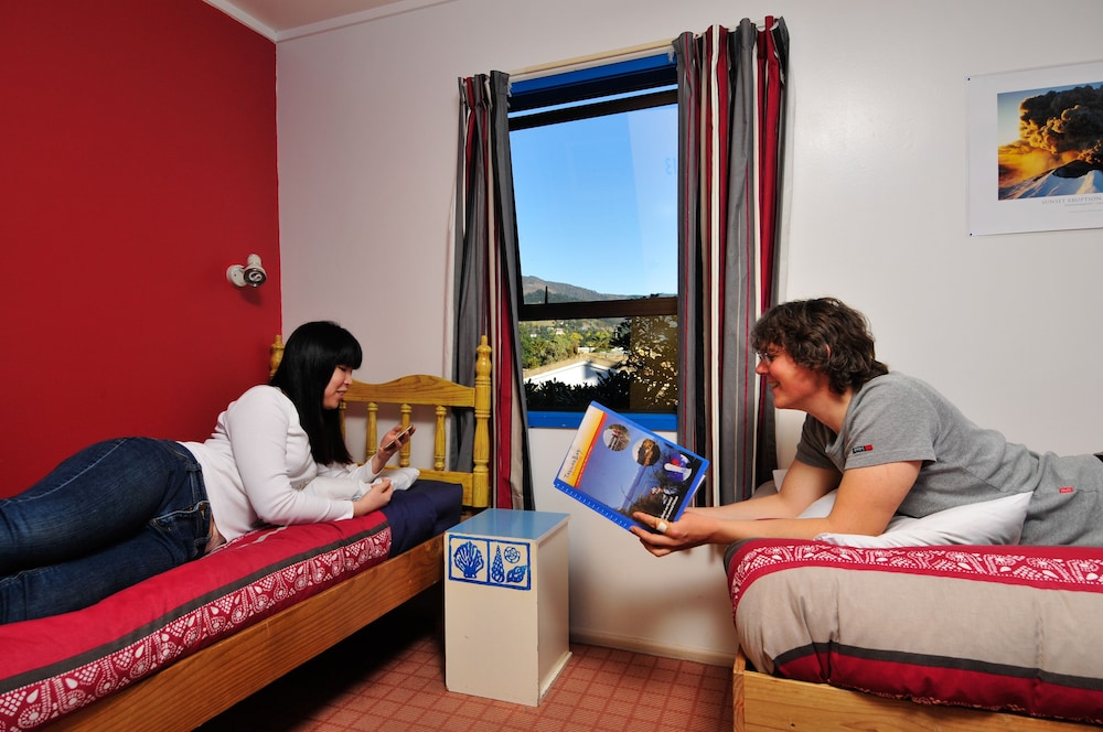Twin Room, 2 Twin Beds, Shared Bathroom photo 2