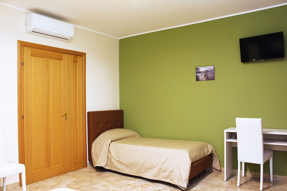 Basic Apartment, 1 Bedroom, Kitchenette (Barocco) photo 1